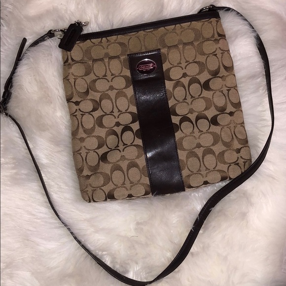Coach Handbags - Brown Coach Crossbody Purse 👜